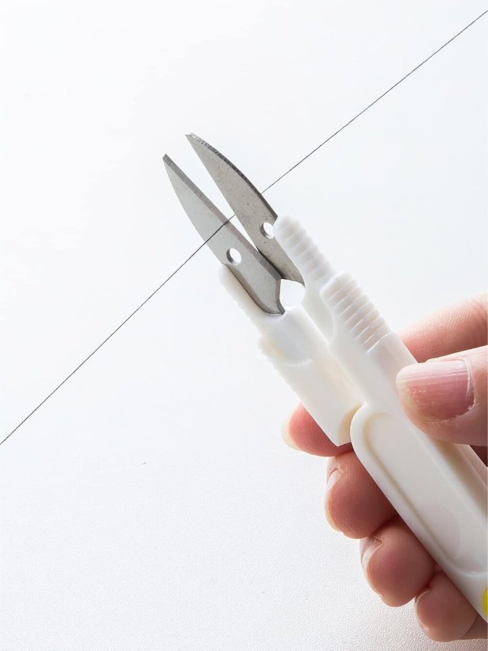 Seam Ripper and Thread Remover Kit for Sewing - Picture 4 of 7